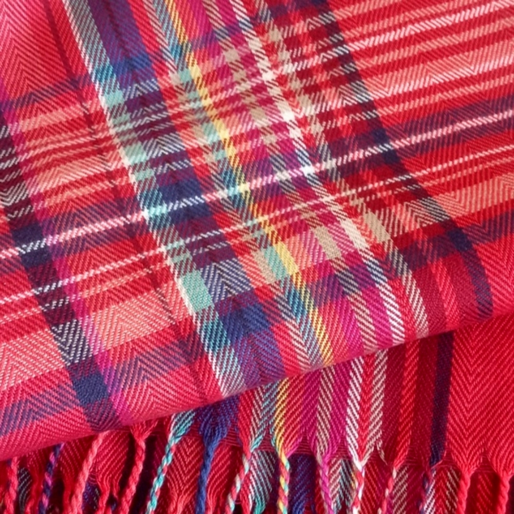 Large Preppy Women’s Scottish Red Plaid Fringed Oversized Scarf (Super Soft) - Picture 5 of 10